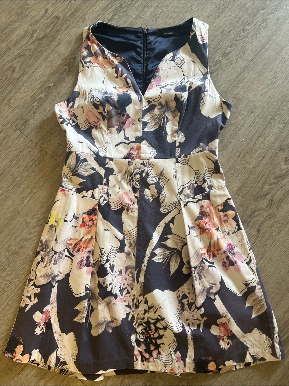 Navy Blue Floral V-Neck | Fit and Flare | Mini Dress | Size 8